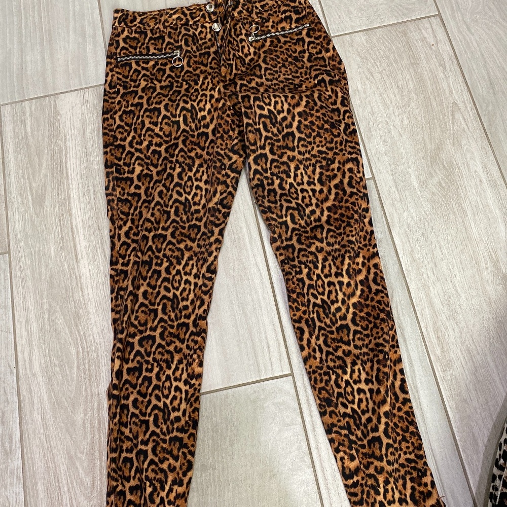 Animal print skinny jeans